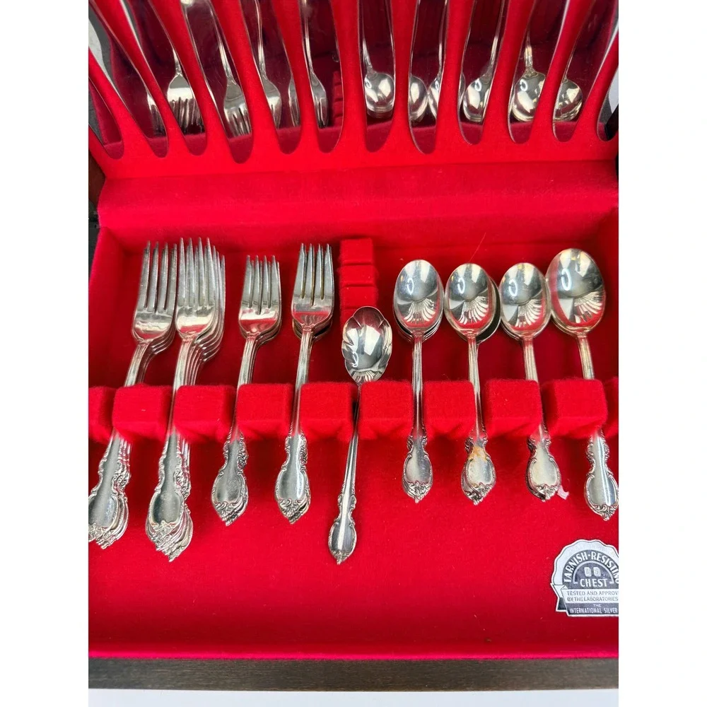 1847 Rogers Bros Reflection Silverplate Flatware Set International Silver Chest